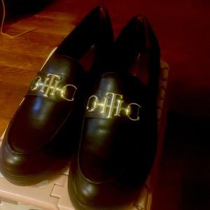 Tommy shoes , nice flats